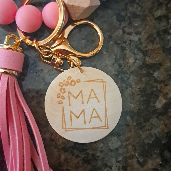 MAMA Keychain - Picture 3 of 3